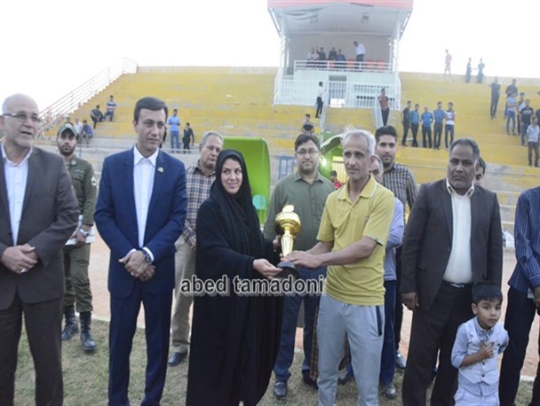 ایرانجوان اهرم قهرمان مسابقات برتر فوتبال تنگستان + تصاویر