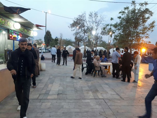 موکب شهید بروجردی شهر بروجرد میزبان زائران اربعین + تصاویر
