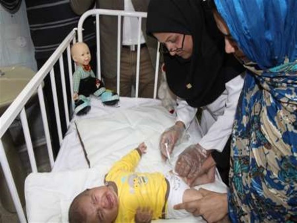 آغاز برنامه تزریق واکسن پنجگانه نوزادان در استان سمنان
