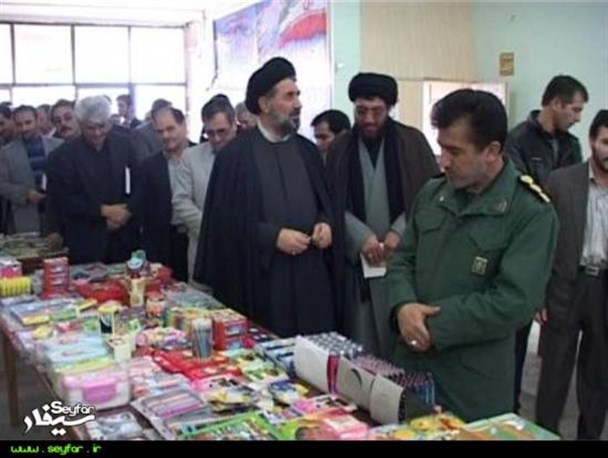 نمایشگاه کتاب در گرمی دایر شد