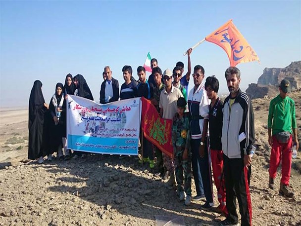 کوهپیمایی بسیجیان شهرستان چابهار به مناسبت هفته بسیج+ تصاویر