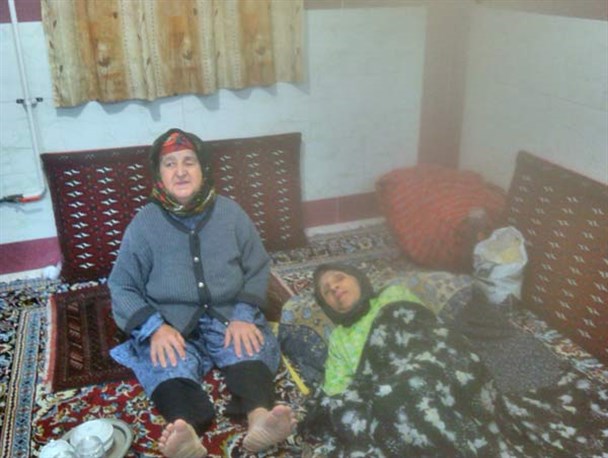 مهربانیهای خواهرشوهر سالخورده تحسین روستاییان نوده ملکی را برانگیخت+ تصاویر