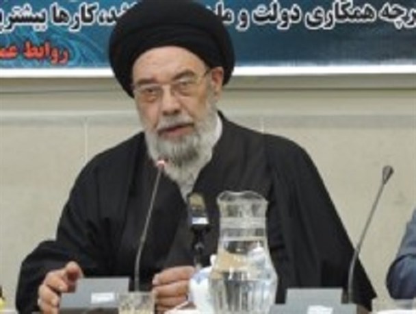 سبک زندگی اسلامی درحال نابودی است/ با کارگری زن مخالفیم نه کار