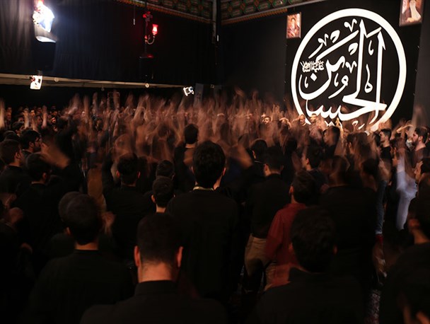 مراسم عزاداری شب اربعین اباعبدالله(ع) در مسجد ساعت اراک+تصاویر