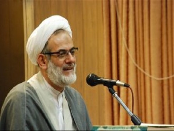 ادعیه و زیارت ها منشور آرمان شیعه هستند/ روش زندگی امروزمان شباهت چندانی با منطق و اخلاق امام حسین(ع) ندارد