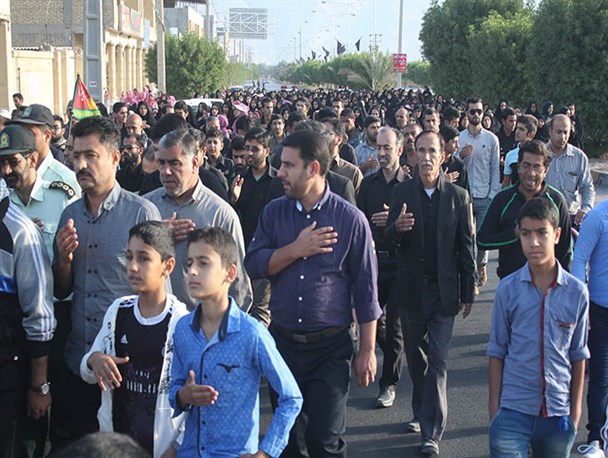 عکس/پیاده روی نمادین جاماندگان کربلا در مُهـر برگزار شد