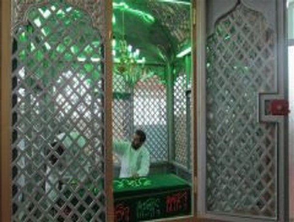 وقف منزل مسکونی برای فعالیت های قرآنی در سمیرم/امامزاده های این شهرستان نمای بیرونی ندارند