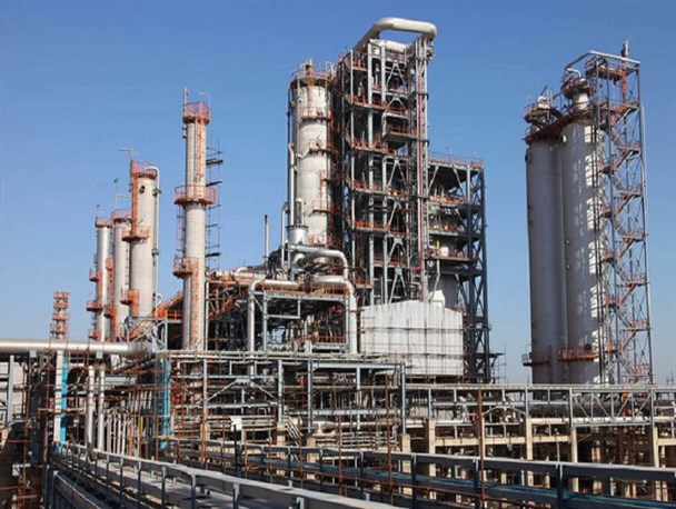 گم‌شدن ۵۰۰ میلیون دلار در دولت دوازدهم به بهانه فروش بنزین!