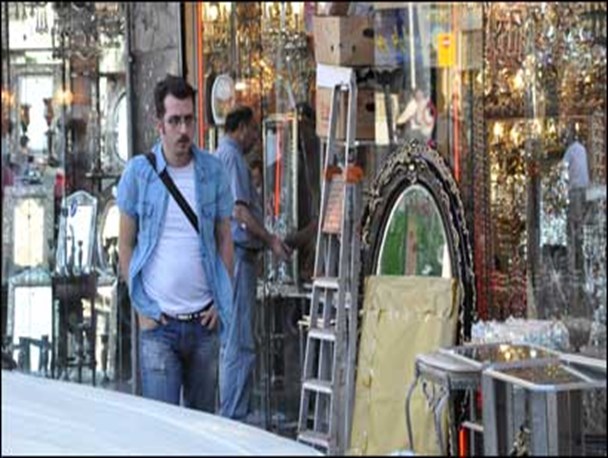 به لطف اعتدال دولت، نمایش لباس زیر زنانه و بی‌حجابی و رقص زنان آزاد شد/ سکوت نهادهای نظارتی در برابر پرده‌دری‌های وزارت ارشاد