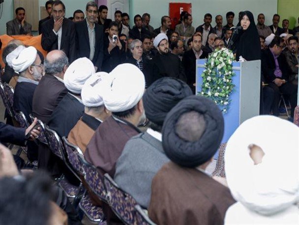 عکس/گزارش دادن دختر به پدر