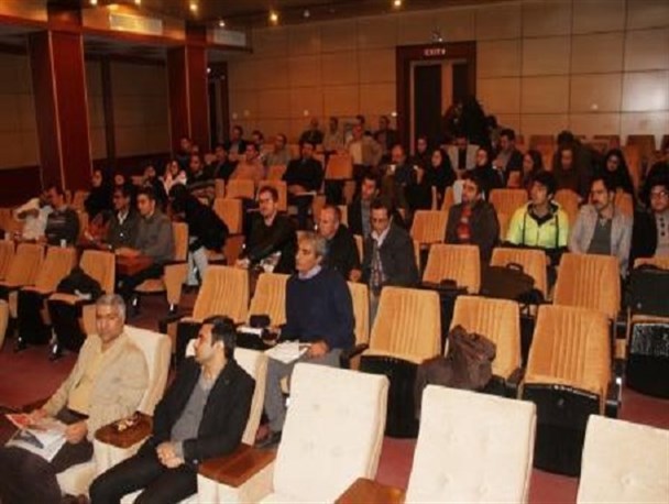 آغاز عملیات تولید و کاشت بیش از 40هزار نوع گل های فصلی زینتی درهشتگرد