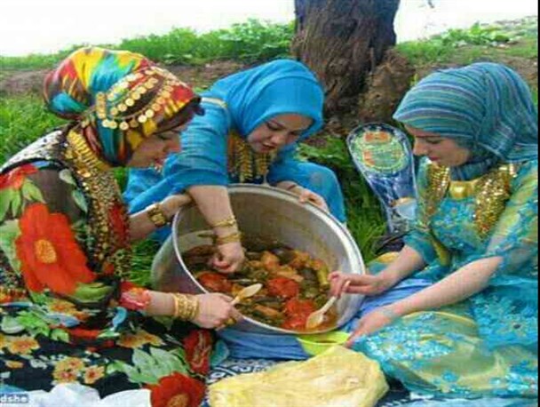 بانوان کردستانی ، در تدارک رسم و رسومات« شه‌و زمسان »
