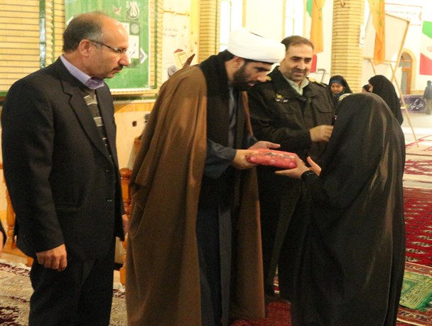 همایش پیاده روی قرآنی به مناسبت هفته قرآن برگزار شد