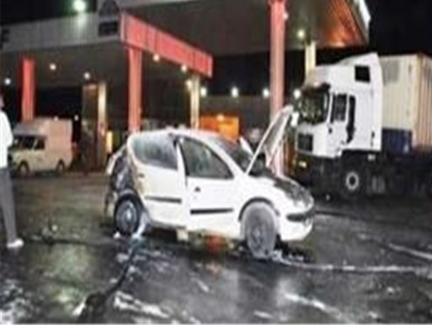 آتش سوزی خودرو در پمب بنزین اندیمشک