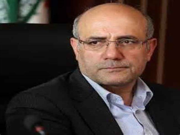 بخش اعظمی از کارمندان در ایران مفت خورند!/ ما مخ داریم ولی آن را به کار نمی گیریم