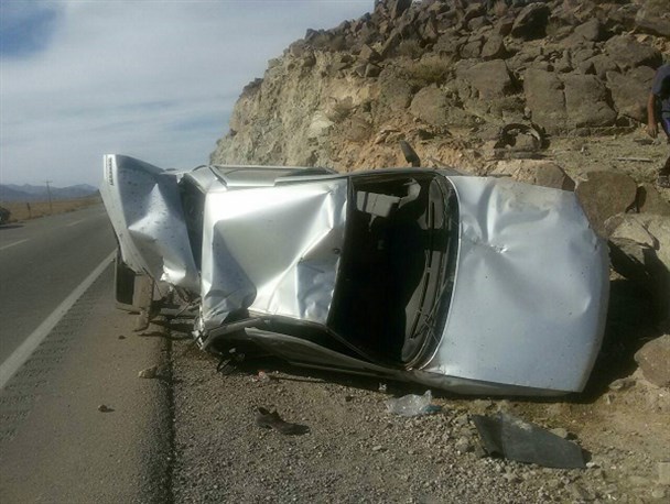برخورد پژو 405 با تریلر حادثه آفرید