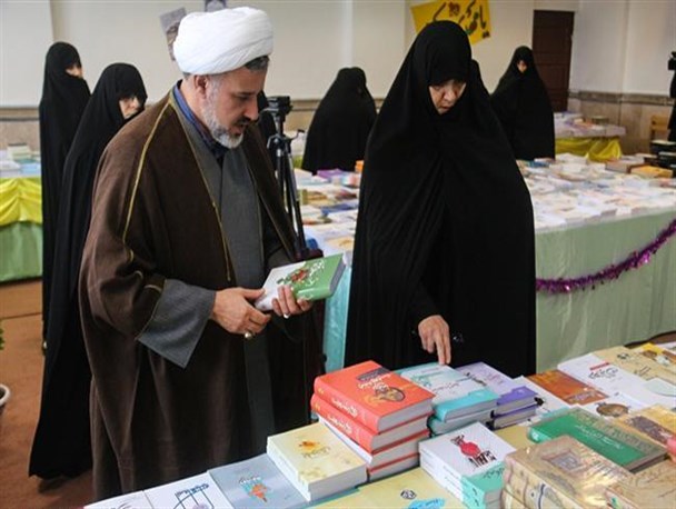 افتتاحیه نمایشگاه «هر طلبه، یک کتاب» در ارومیه