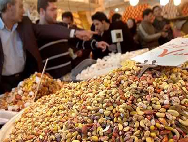 بازار شب یلدا داغ داغ/ از هندوانه کیلویی هزار تومان تا انجیر 38 هزار تومانی