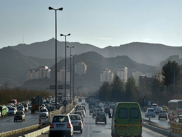 خودرو متهم ردیف اول آلودگی هوای البرز/ ۵۰۰ واحد تولیدی صنعتی البرز به گاز مجهز شدند