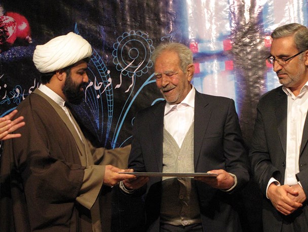 آیین نکوداشت معصومعلی مسکینی شاعرپیشکسوت در هرسین برگزار شد+تصاویر