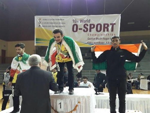 هزینه شخصی ۶ میلیون تومانی برای به اهتزاز درآمدن پرچم ایران/برای پرداخت هزینه اعزام به مسابقات، کارگری می‌کنم!