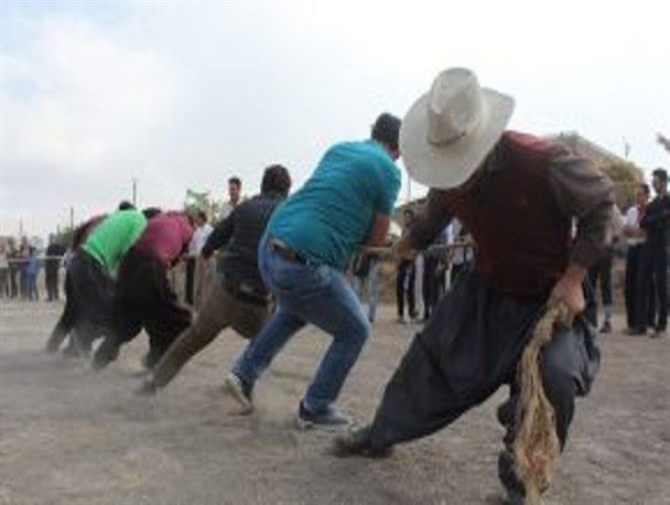 قهرمان بازی های بومی محلی یلدا در بوکان مشخص شد