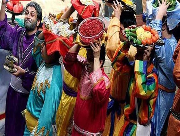 خوردن میوه های شب چره تا بردن خوانچه نوعروسان