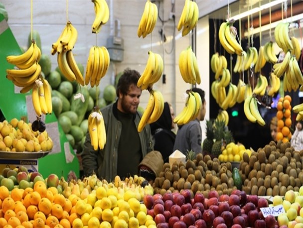 گشت و گذار در بازار شب یلدا قائم‌شهر