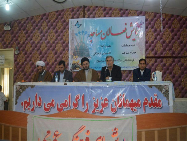 مساجد، نقش کلیدی در مقابله با تهدیدات نرم دشمنان دارند