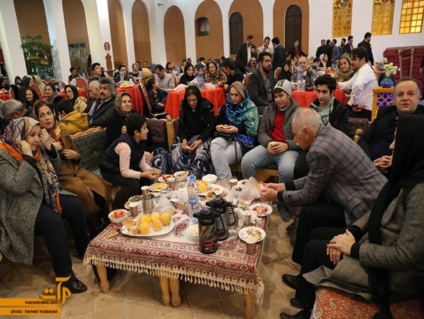 دورهمی یلدایی در عمارت خیل خان