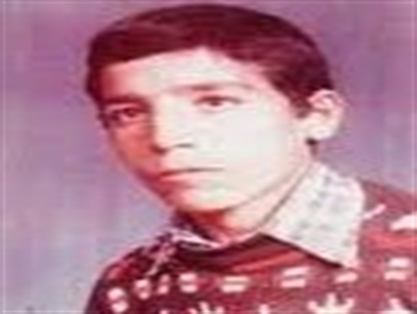 همراه با  کم سن ترین شهید شهر حسن آباد
