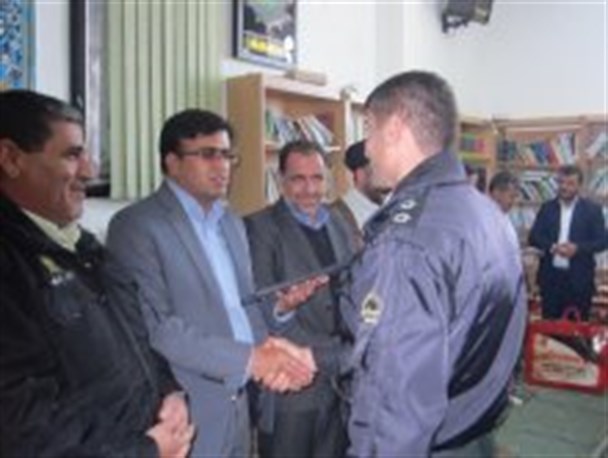 تجلیل از فرمانده نیروی انتظامی شهر پاتاوه