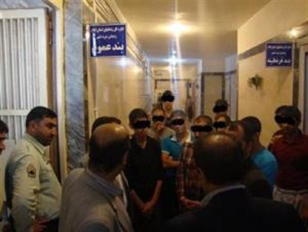 حفظ کرامت انسانی اصل مهم زندانبانی است