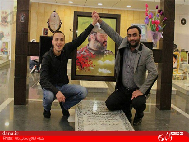 عکس خبری/عکس یادگاری فرزند شهید همت با شهید جهاد مغنیه