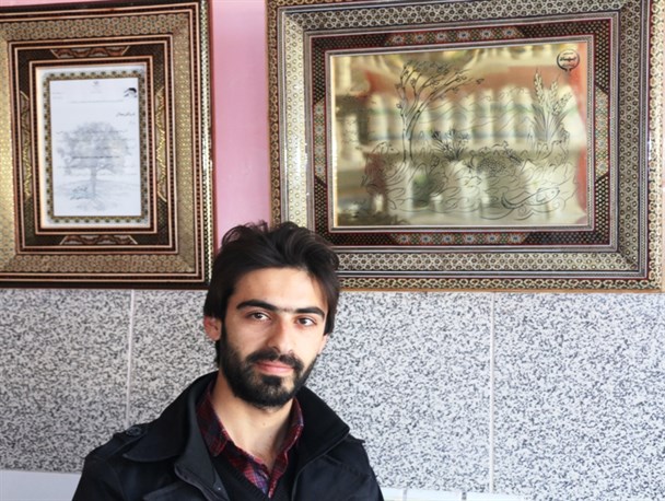 جوان 25 سال بجستانی پسته کار نمونه استان شد/ کشاورزی بدون سمپاشی نیاز به حمایت دارد