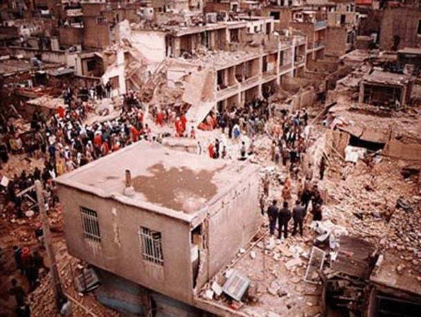 سنندج هنوز داغدار فرزندان به خاک و خون کشیده‌اش در 28 دی 65 است