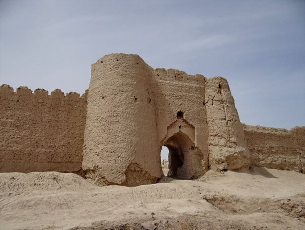 خوداتکایی و جذب گردشگر مهم ترین دلایل احیا قلعه رستم