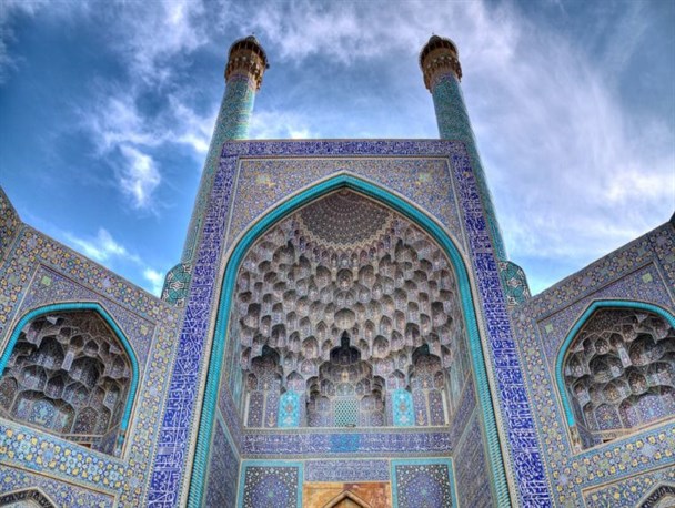 مسجد؛ پایگاه تقویت فرهنگ اسلامی/مسئولان به جای تقویت نهادهای موازی به مساجد توجه کنند