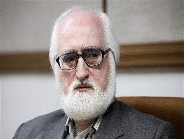 بخش خصوصی و دولتی در ترجمه اشعار فارسی به زبان‌های دیگر کوتاهی کرده‌اند