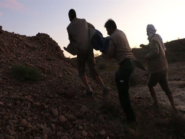 زنده‌گیری اولین تمساح سیل زده در روستای "کشاری"