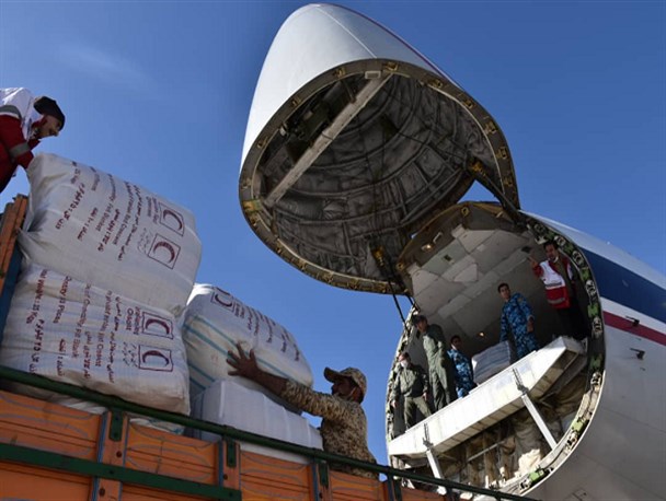 اولین محموله نیروی هوایی ارتش برای سیل زدگان به کرمان رسید/ اعزام یک تیپ و ادوات مهندسی رزمی ارتش به جنوب استان کرمان