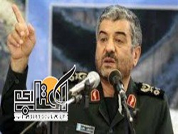 برخی از مسئولان می خواهند عزت ایران را در مقابل امریکا بفروشند/ در مقابل هیچ ظلمی کوتاه نخواهیم آمد