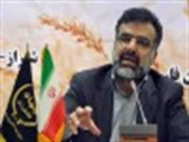 بالارفتن قیمت میوه در بازار شیراز متأثر از نبود میوه نیست / مردم هیچ نگران تامین مایحتاج ایام پایانی سال نباشند