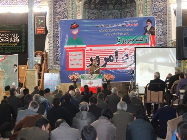 دشمنان با نفوذ به وسیله عناصر خودی می خواهد باورهای مردم  نسبت به انقلاب را تغییر دهند
