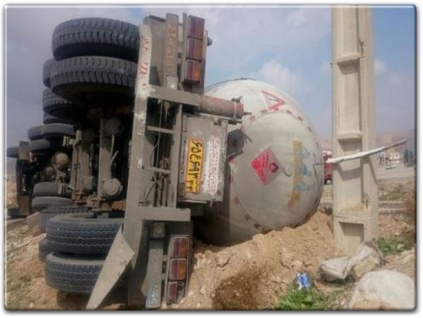 واژگونی تانکرحامل گاز "LPG" در گچساران+تصاویر