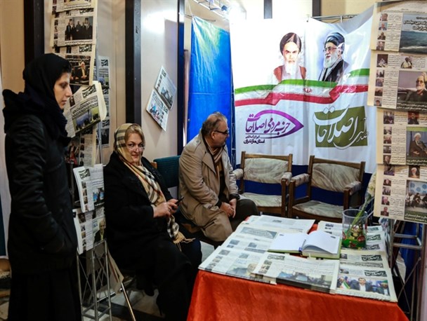 دورهمی اهالی رسانه در نمایشگاه مطبوعات مازندران