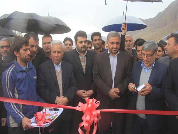 آغاز مرمت وبهسازی محور مواصلاتی بخش قلعه شاهین در سرپلذهاب/ توسعه زیرساخت ها از محورهای مهم رشد و توسعه جامعه است