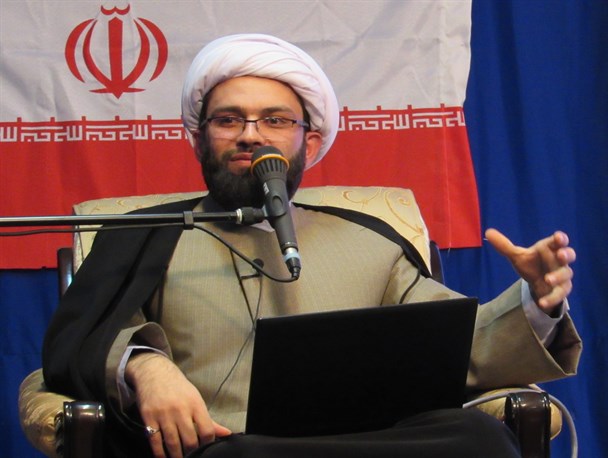 حضور طلاب برای مبارزه با عرفان حلقه کمرنگتر از دانشجوهاست