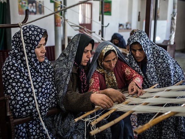 مزایای مصوبه جدید بیمه زنان سرپرست خانوار روستایی و عشایری