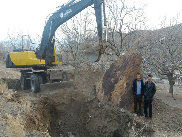 مهار ریزش سنگ هایی که جان مردم روستای ننوک را تهدید می کرد/تصاویر